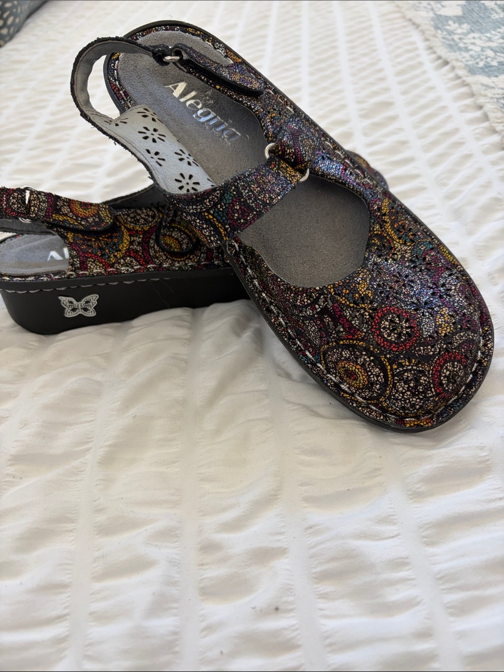 Alegria Women's Jem-325 Leather Mary Jane Comfort Clog. Colorful cutouts! NWOB